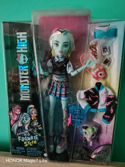 Muñeca Monster High Frankie Stein con accesorios - miniatura 1