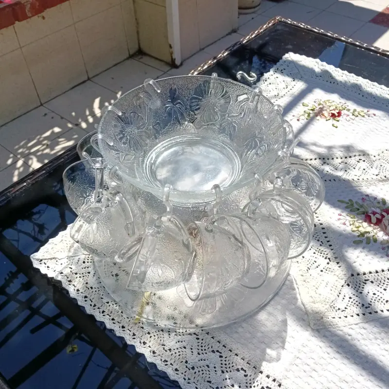 Juego de Ponchera de Vidrio con Tazas - 1