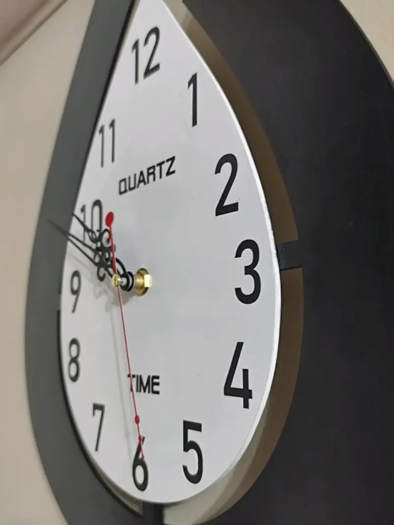 Reloj de Pared Moderno con Péndulo - 6