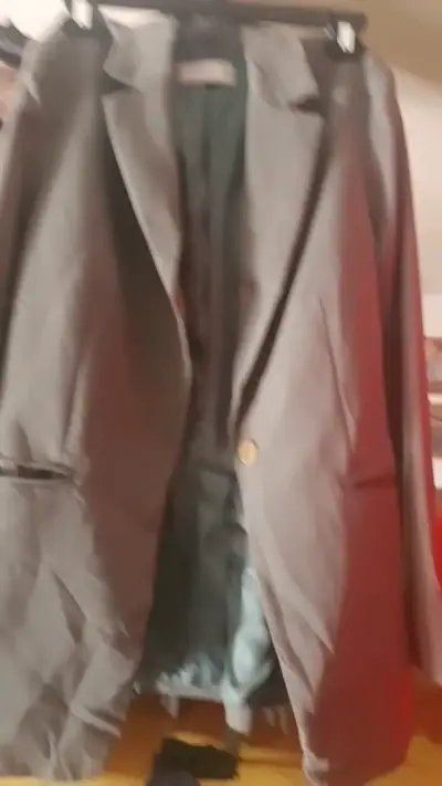 Blazer de mujer rosa elegante - miniatura 4
