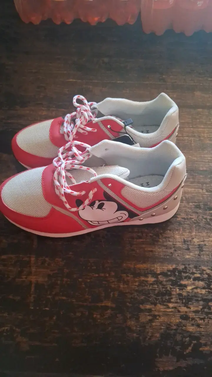 Zapatillas deportivas Mickey Mouse rojas y blancas - 3
