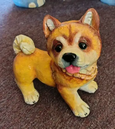 Figura decorativa de perro Shiba Inu en yeso - miniatura 1