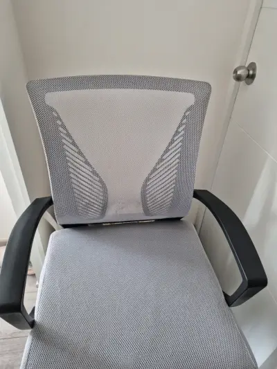 Silla de oficina ergonómica gris - miniatura 4