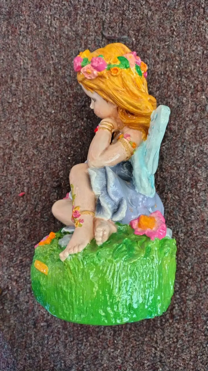 Figura decorativa de hada con flores de yeso - 3