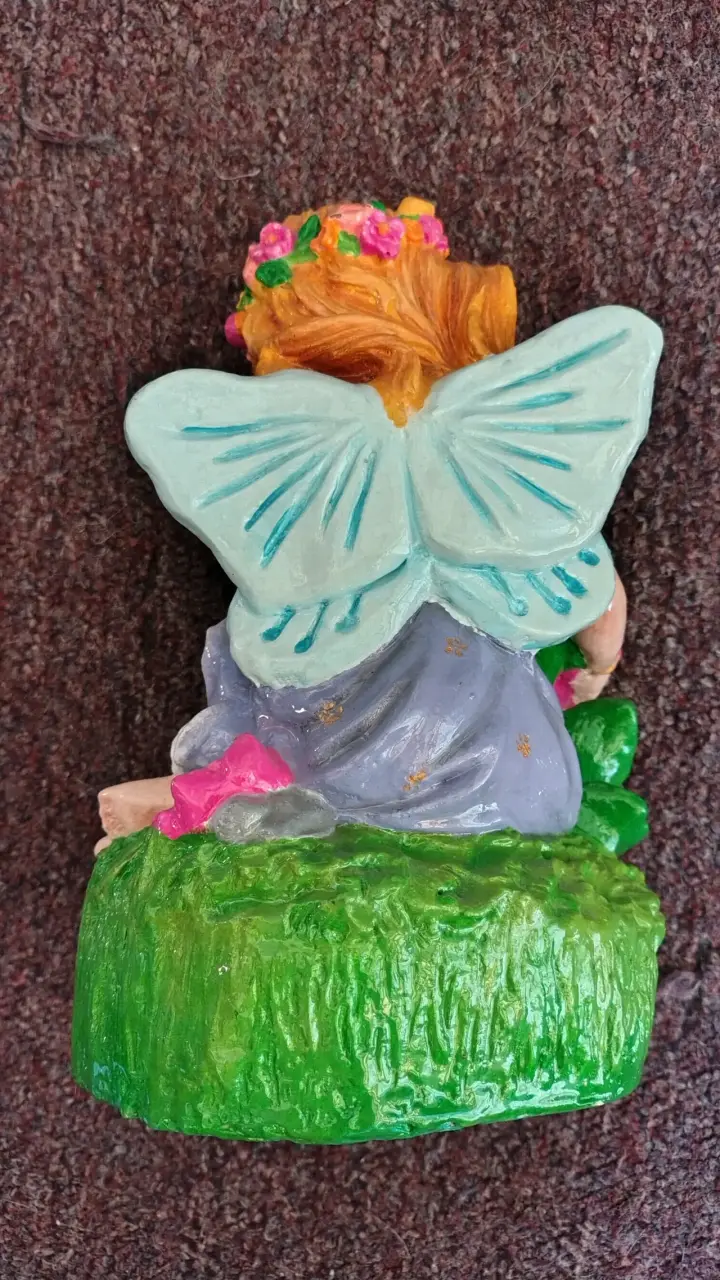 Figura decorativa de hada con flores de yeso - 4