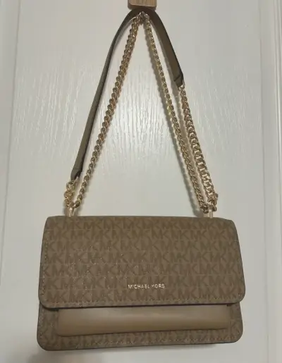Cartera Michael Kors beige con cadena dorada - miniatura 1