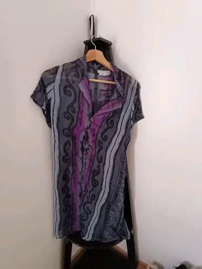 Blusa estampado animal print en blanco y negro - miniatura 2