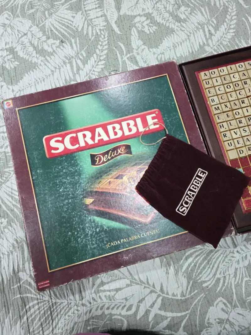 Juego de mesa Scrabble Deluxe edicion de lujo - 1