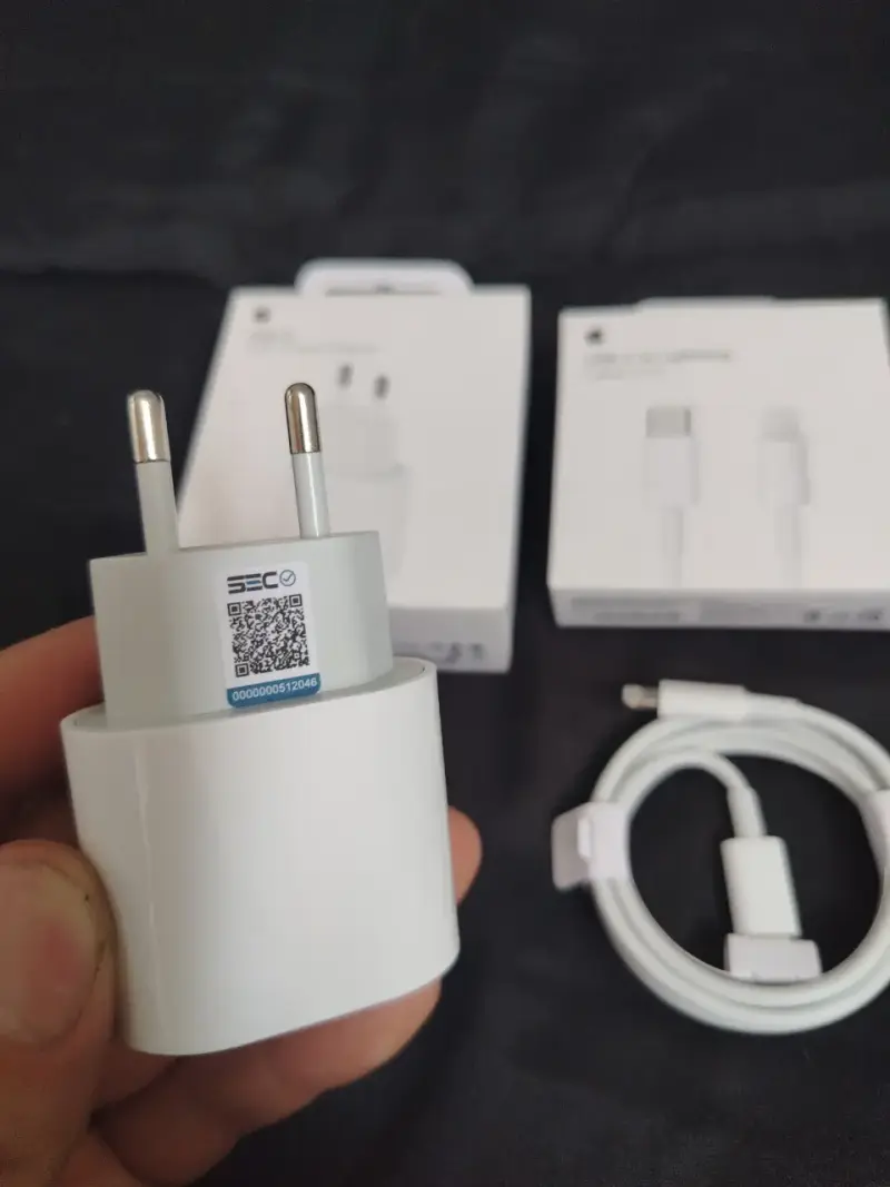 Cargador USB-C 20W con cable Lightning Apple