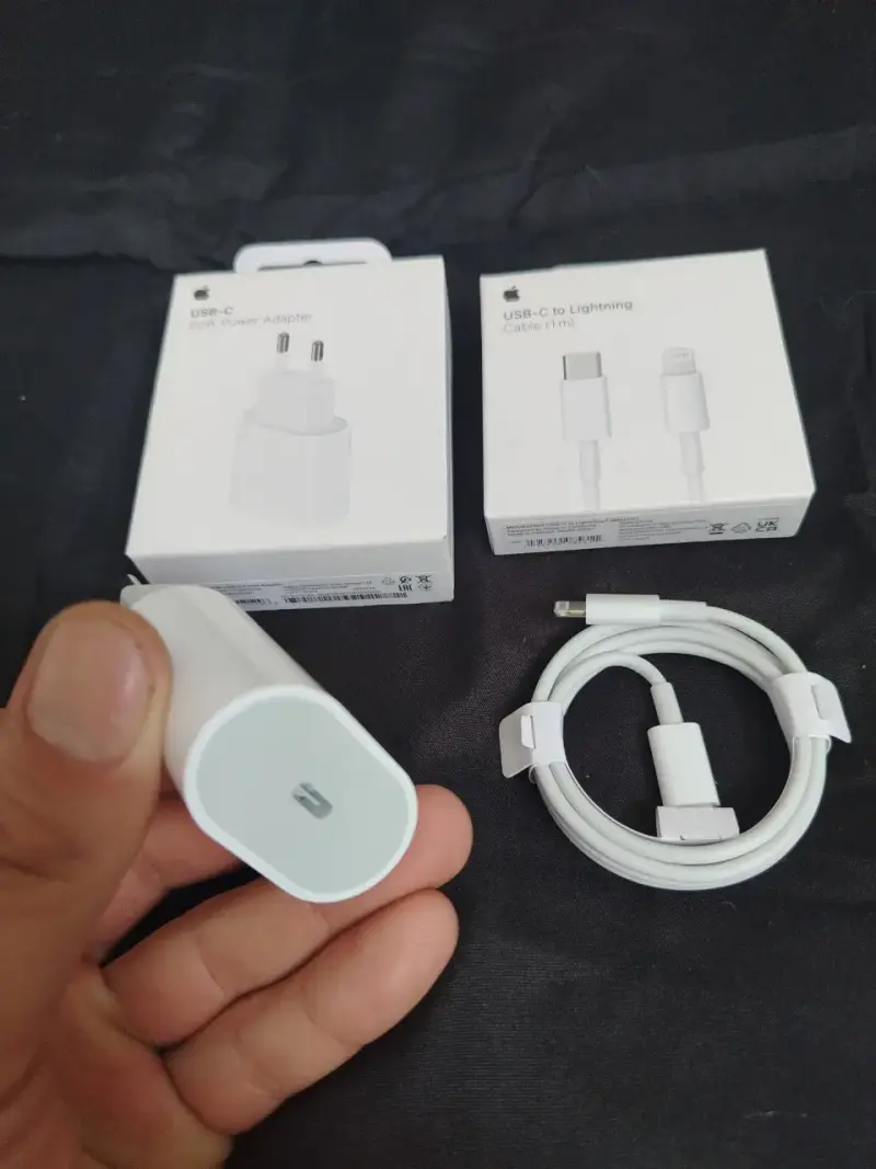 Cargador USB-C 20W con cable Lightning Apple - 3