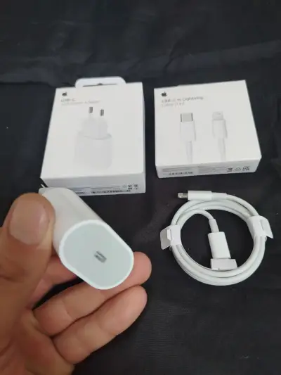 Cargador USB-C 20W con cable Lightning Apple - miniatura 3