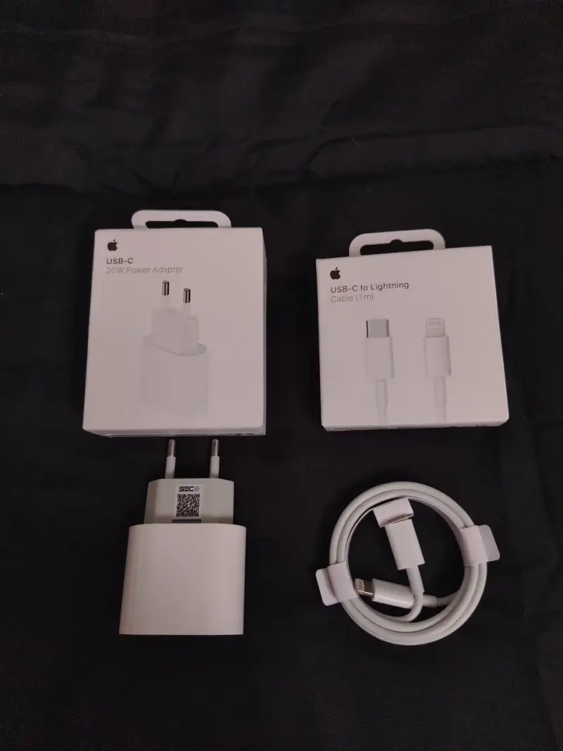 Cargador USB-C 20W con cable Lightning Apple - 4