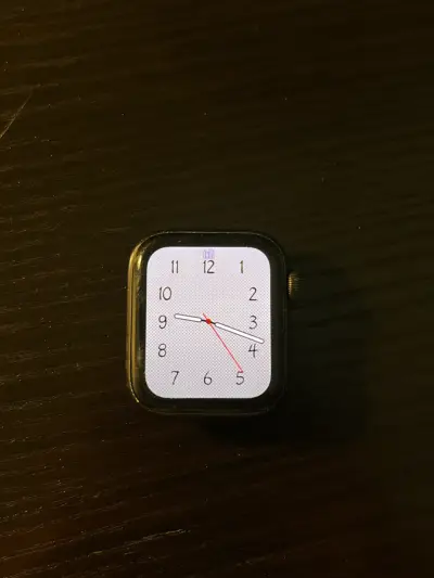 Apple Watch SE modelo A2353 en buen estado - miniatura 1