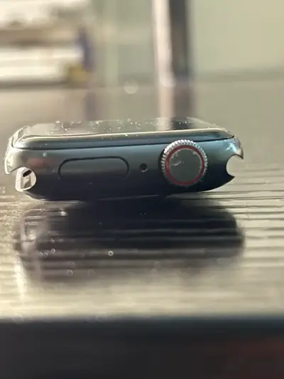 Apple Watch SE modelo A2353 en buen estado - miniatura 5