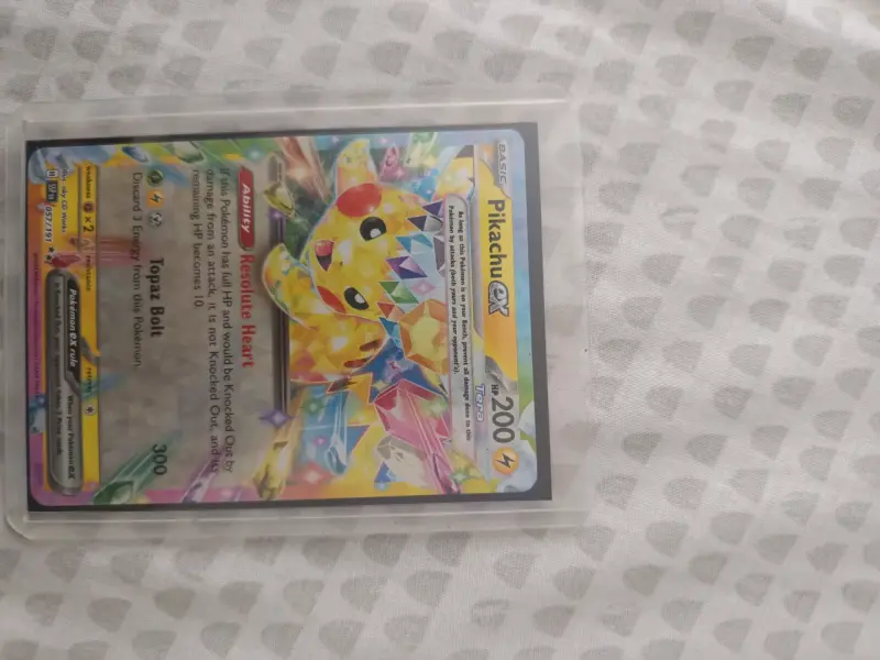Carta Pokémon Pikachu EX Full Art
