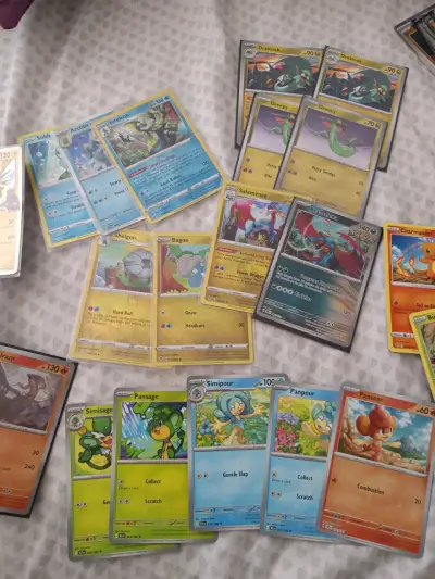 Colección de cartas Pokémon variadas - miniatura 2