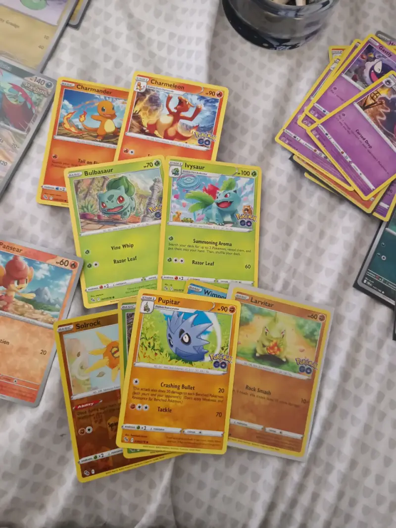 Colección de cartas Pokémon variadas - 3