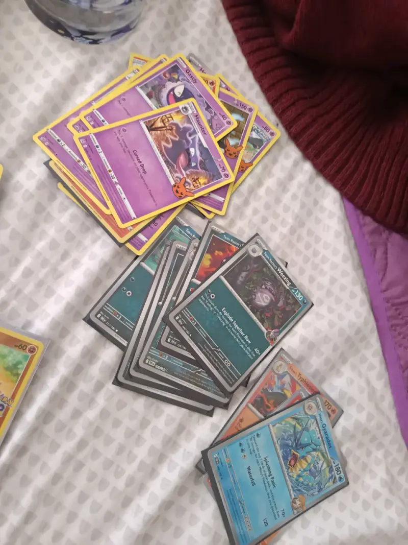 Colección de cartas Pokémon variadas - 4
