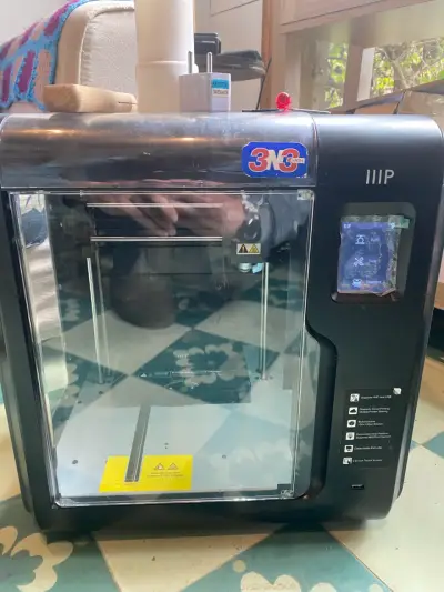 Impresora 3D Monoprice IIIIP con pantalla táctil - miniatura 1
