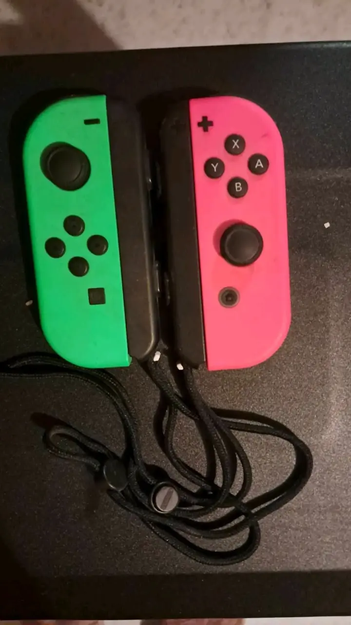 Consola Nintendo Switch con Joy-Con y accesorios - 4