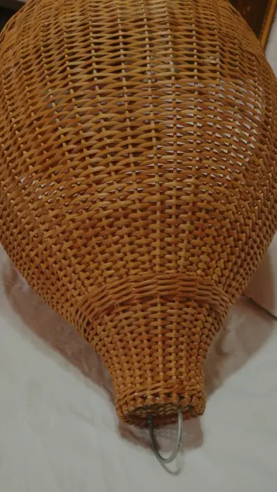 Pantalla de lámpara de mimbre tejida a mano - miniatura 3