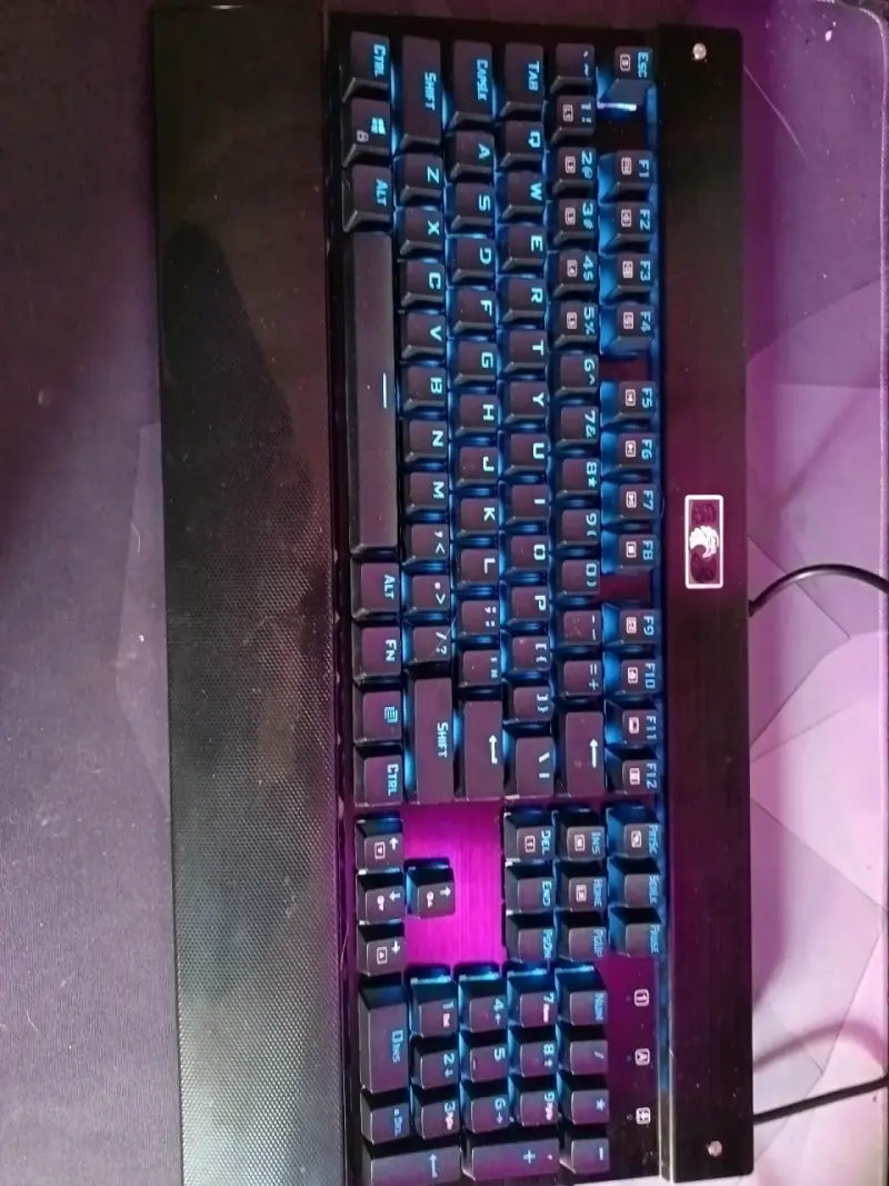 Teclado mecánico retroiluminado Falcon Z-77 - 2