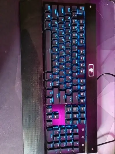 Teclado mecánico retroiluminado Falcon Z-77 - miniatura 2