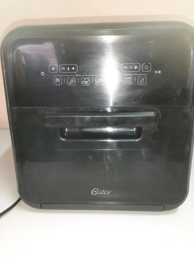 Horno de aire Oster multifuncional negro - 1