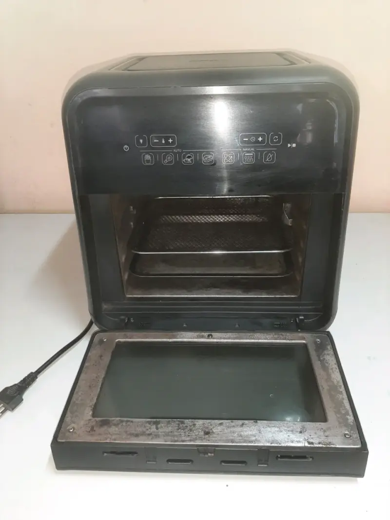Horno de aire Oster multifuncional negro - 3