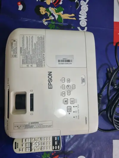 Proyector Epson con control remoto - miniatura 3