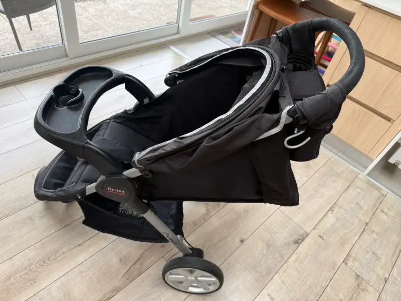 Coche de bebé Britax B-Agile negro en buen estado - 1