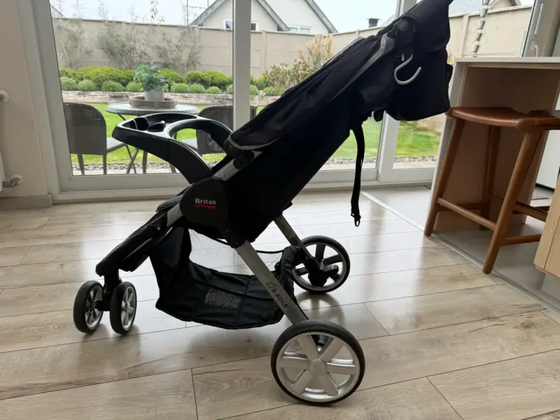 Coche de bebé Britax B-Agile negro en buen estado - 3