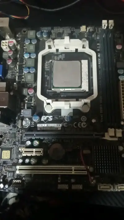 Placa Madre ECS A55F-M3 con Procesador AMD A4-3400 - miniatura 1