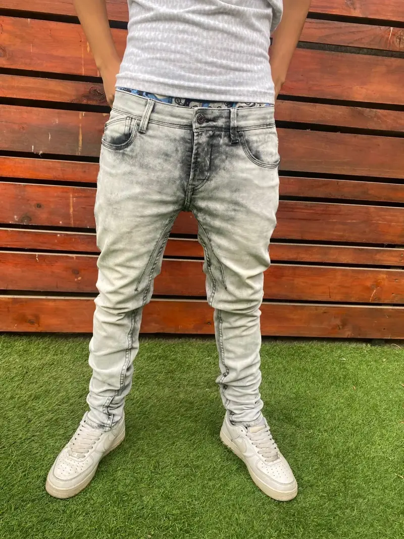Jeans de hombre desgastados estilo casual - 1