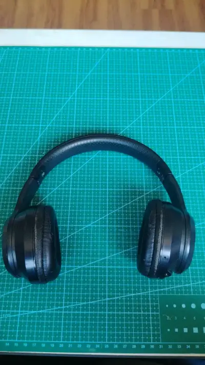 Auriculares inalámbricos negros diadema ajustab - miniatura 1
