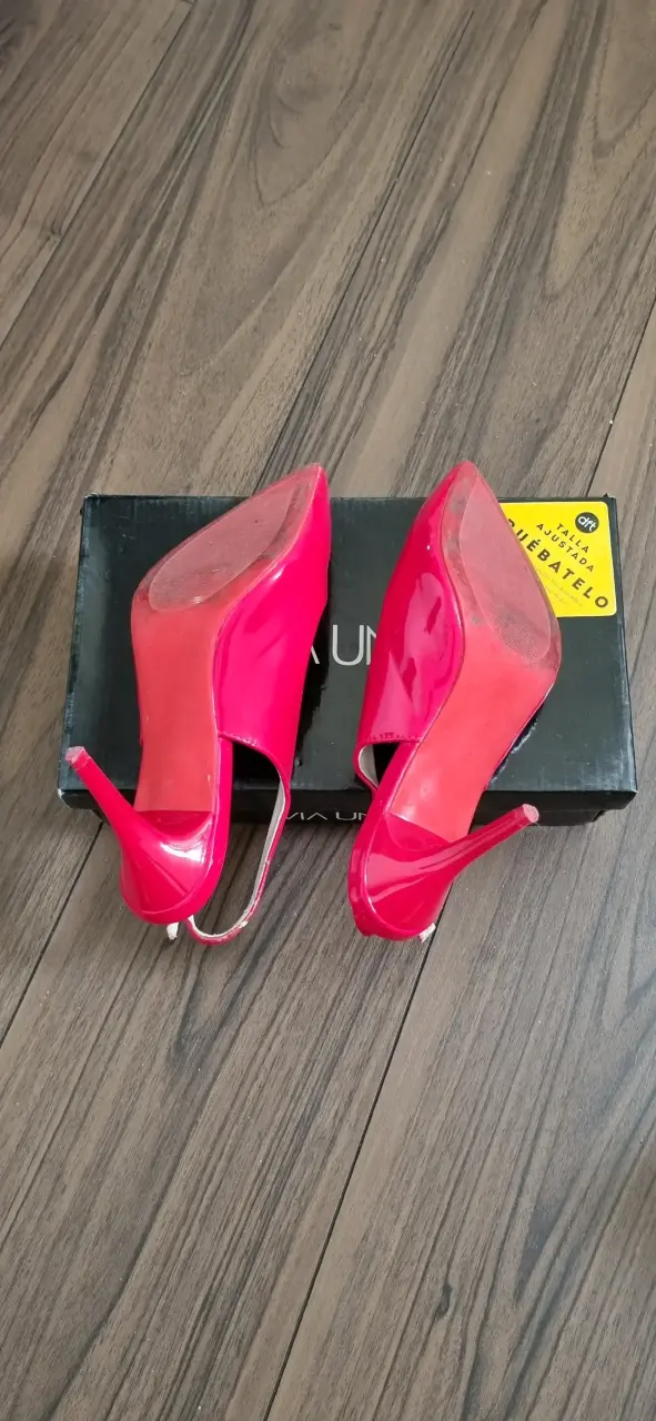 Tacones altos rojos para mujer talla ajustada - 1