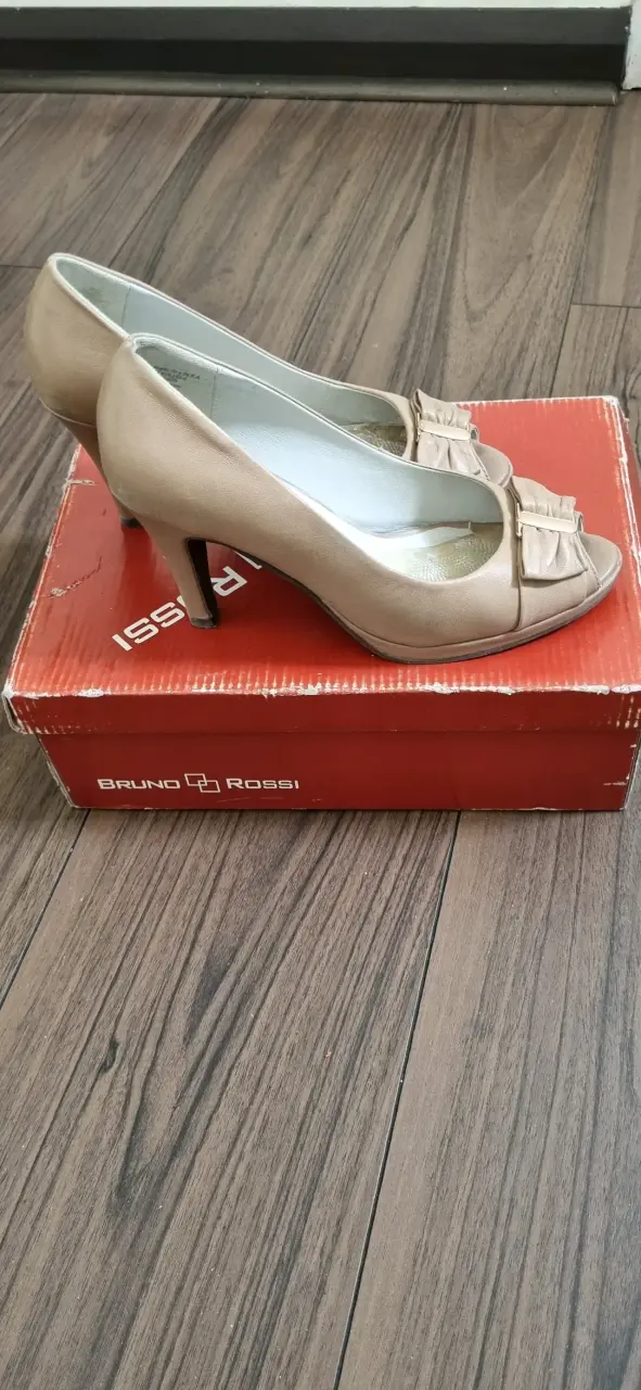 Zapatos de Tacón Bruno Rossi Beige Elegantes - 1