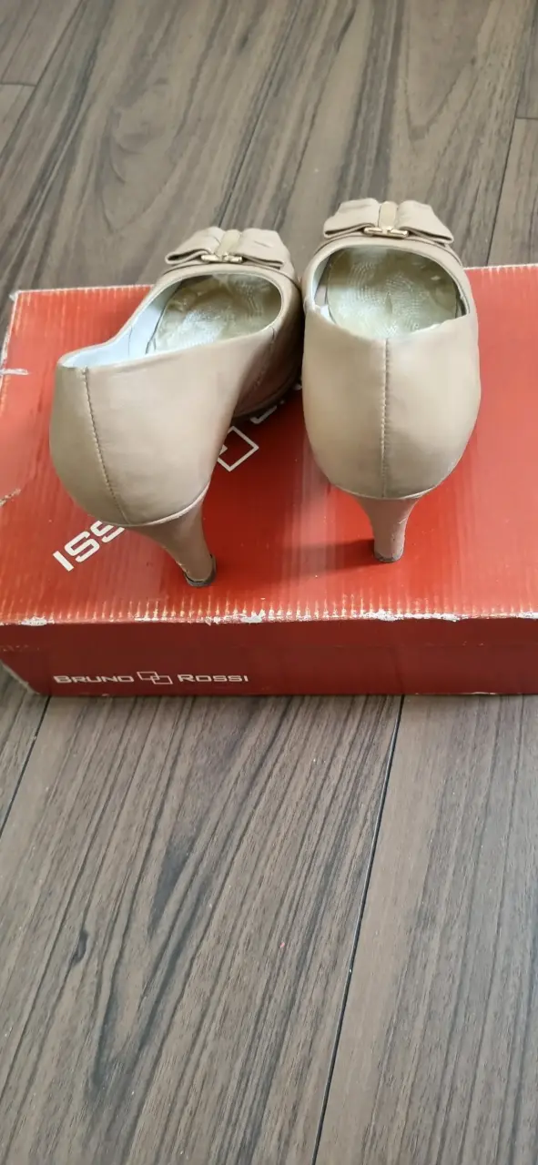 Zapatos de Tacón Bruno Rossi Beige Elegantes - 2
