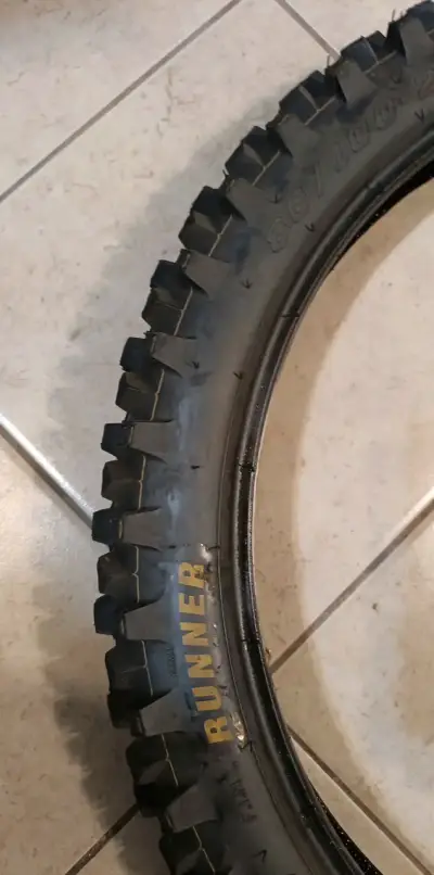 Neumático de moto 80/100-21 Runner - miniatura 2