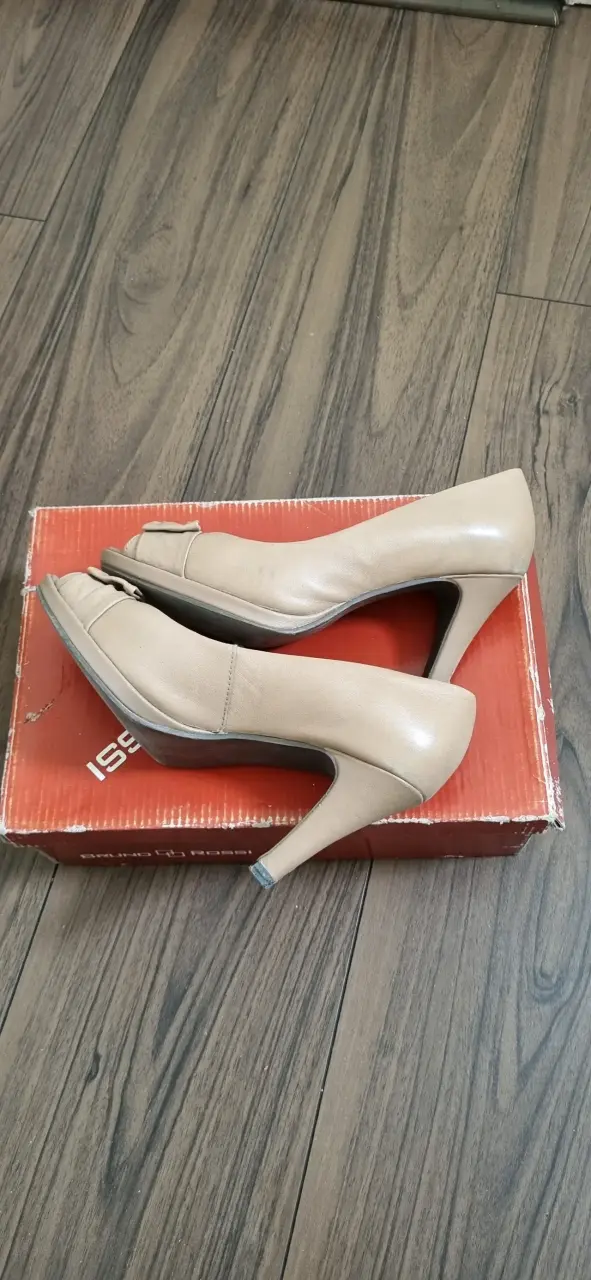 Zapatos de Tacón Bruno Rossi Beige Elegantes - 3