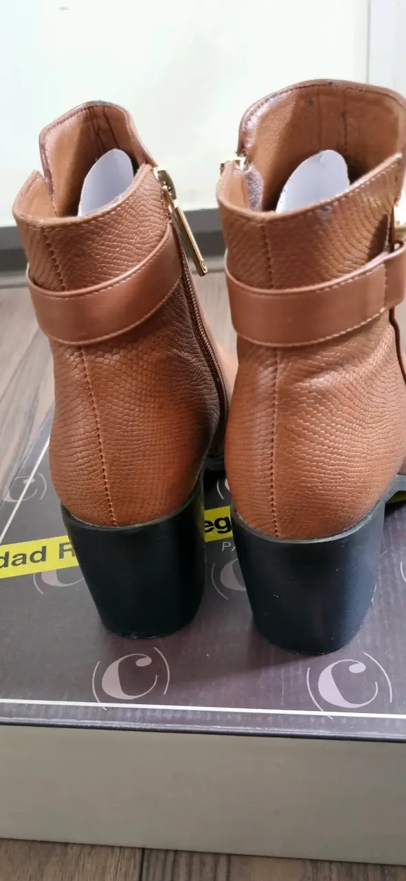 Botines de cuero marrón Cacharel con cierre lateral - 3