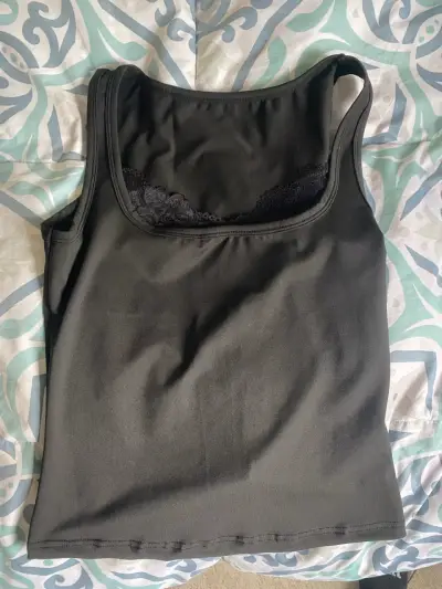 Top negro con encaje para mujer - miniatura 2