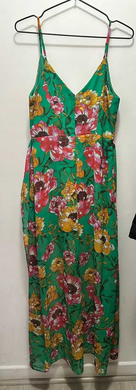 Vestido largo floral con tirantes