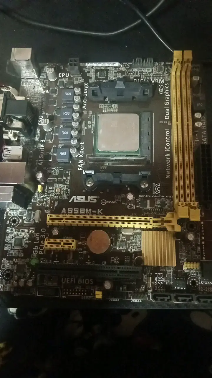 Placa Madre ASUS A55BM-K con Procesador AMD - 1