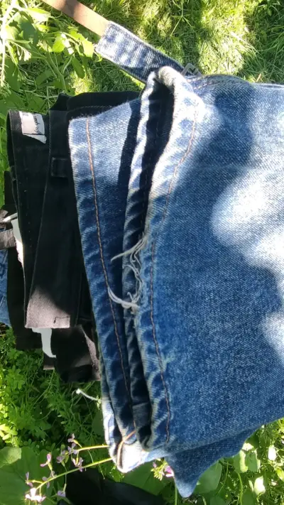 Jeans cargo de mezclilla azul para hombre - miniatura 4
