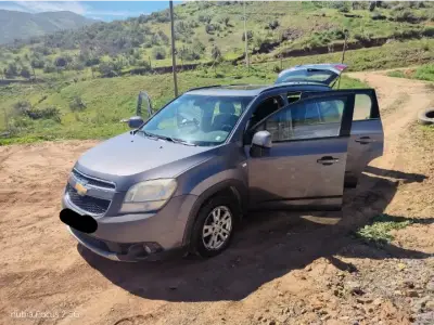 Chevrolet Orlando 2012 en buen estado - miniatura 4