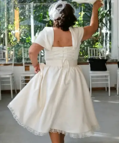 Vestido de novia vintage  con accesorios - miniatura 2