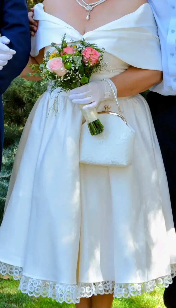 Vestido de novia vintage con accesorios - 3