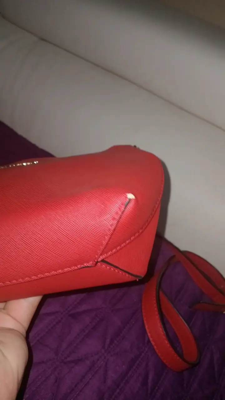 Bolso rojo con correa dorada Michael Kors - 8