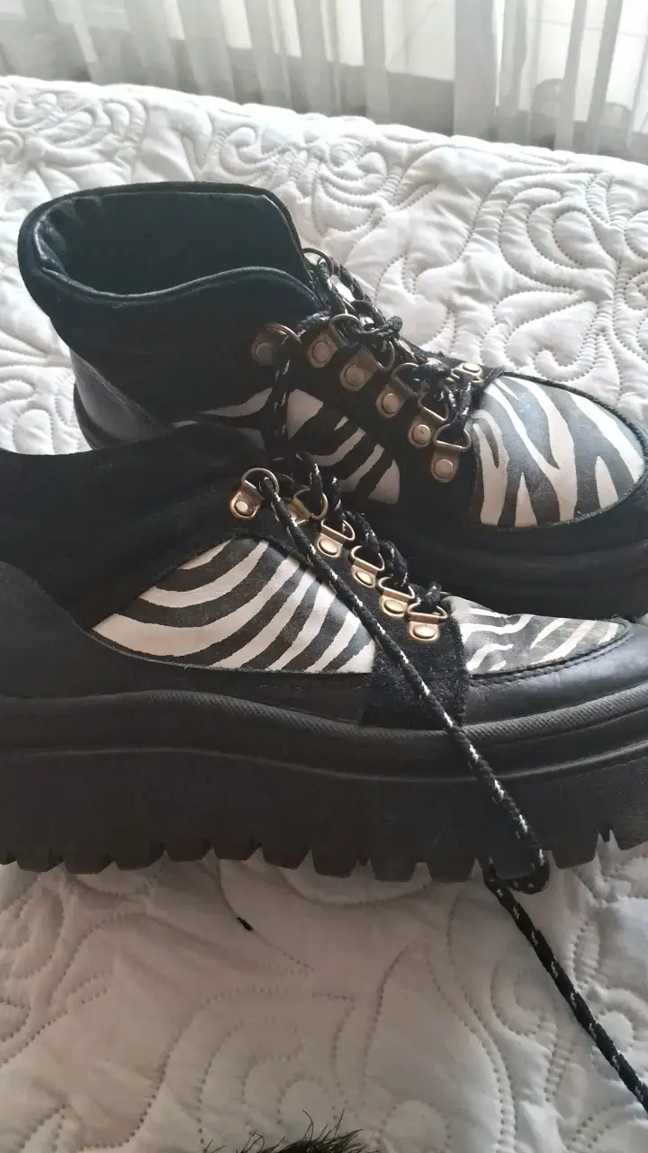 Botas de plataforma con diseño de cebra - 2
